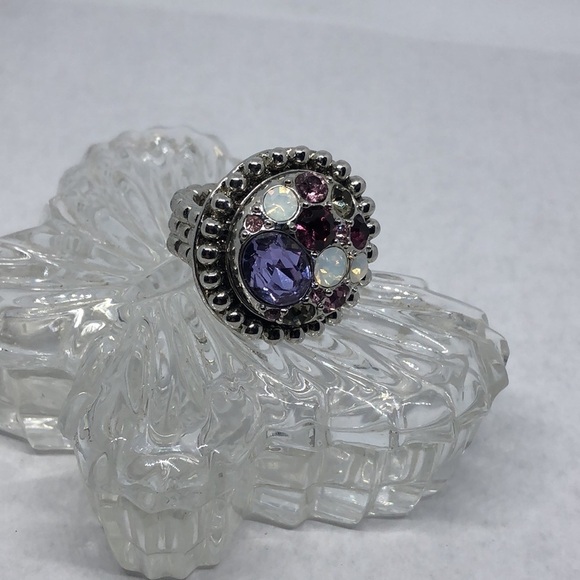 Dazzling sparkling colorful rhinestone statement ring bejeweled cluster. - Picture 1 of 8